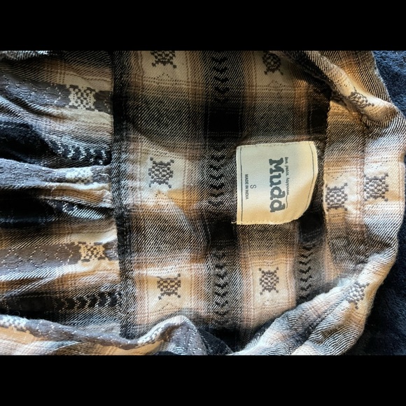 TRIBAL FLANNEL - Picture 2 of 2
